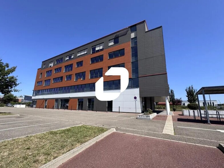 Office in Strasbourg for lease - Building Photo - Image 2 of 7