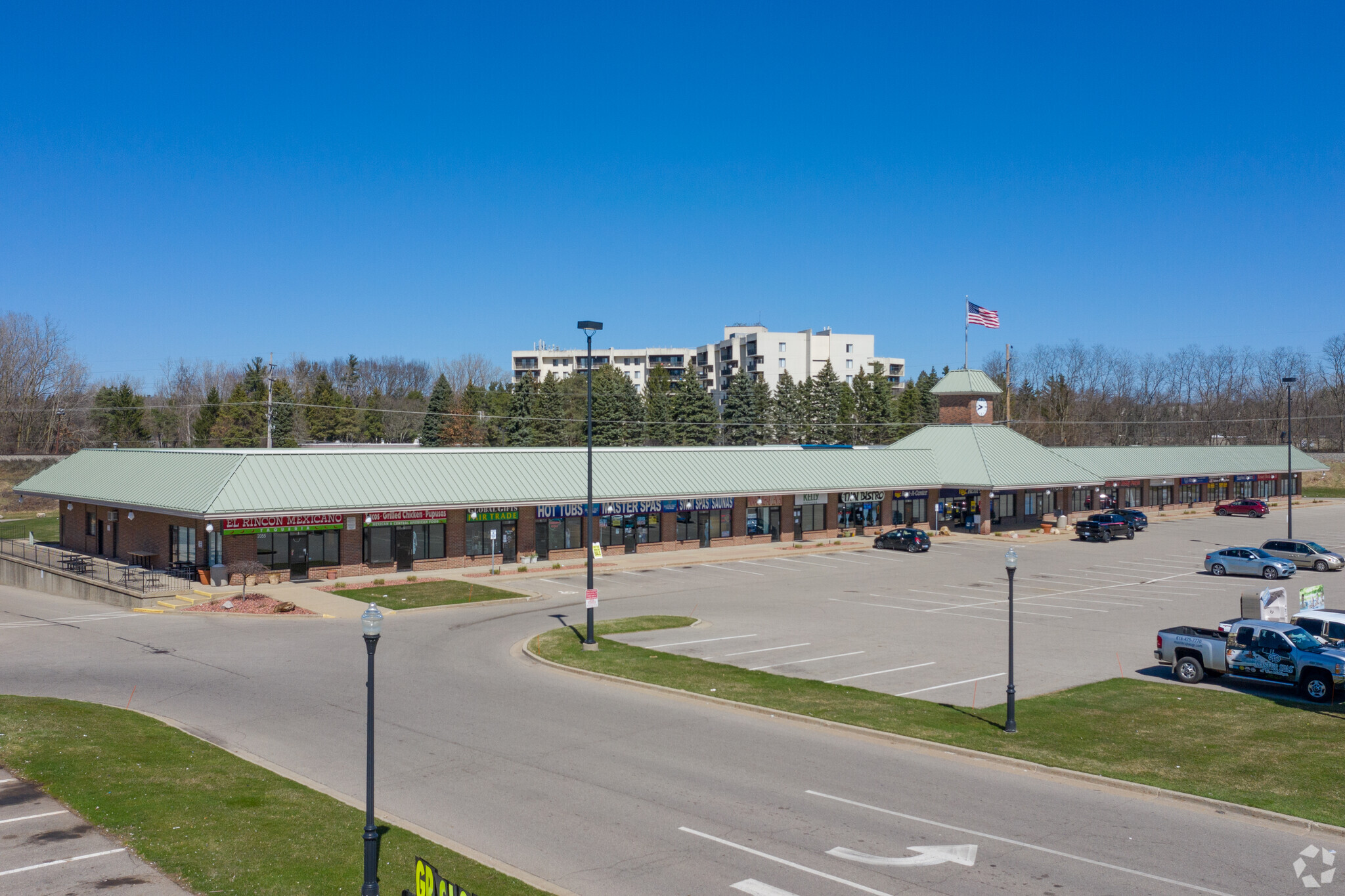 2035-2055 28th St, Grand Rapids, MI for lease Building Photo- Image 1 of 4