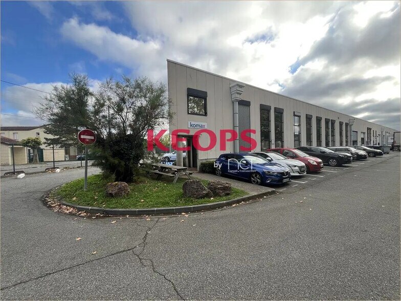 Flex in Toulouse for lease - Building Photo - Image 1 of 7