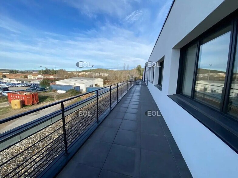 Office in Éguilles for lease - Building Photo - Image 3 of 17