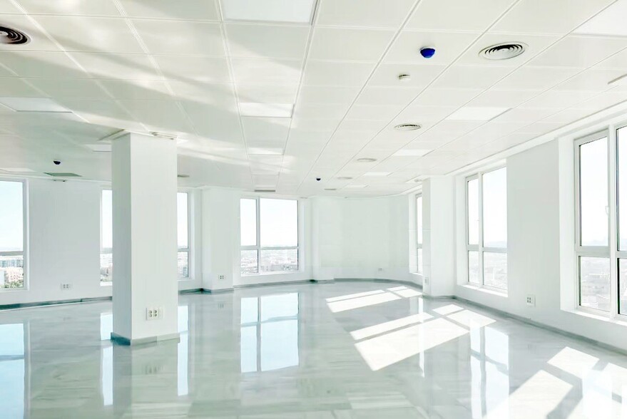 Office in València, Valencia for lease - Building Photo - Image 3 of 7