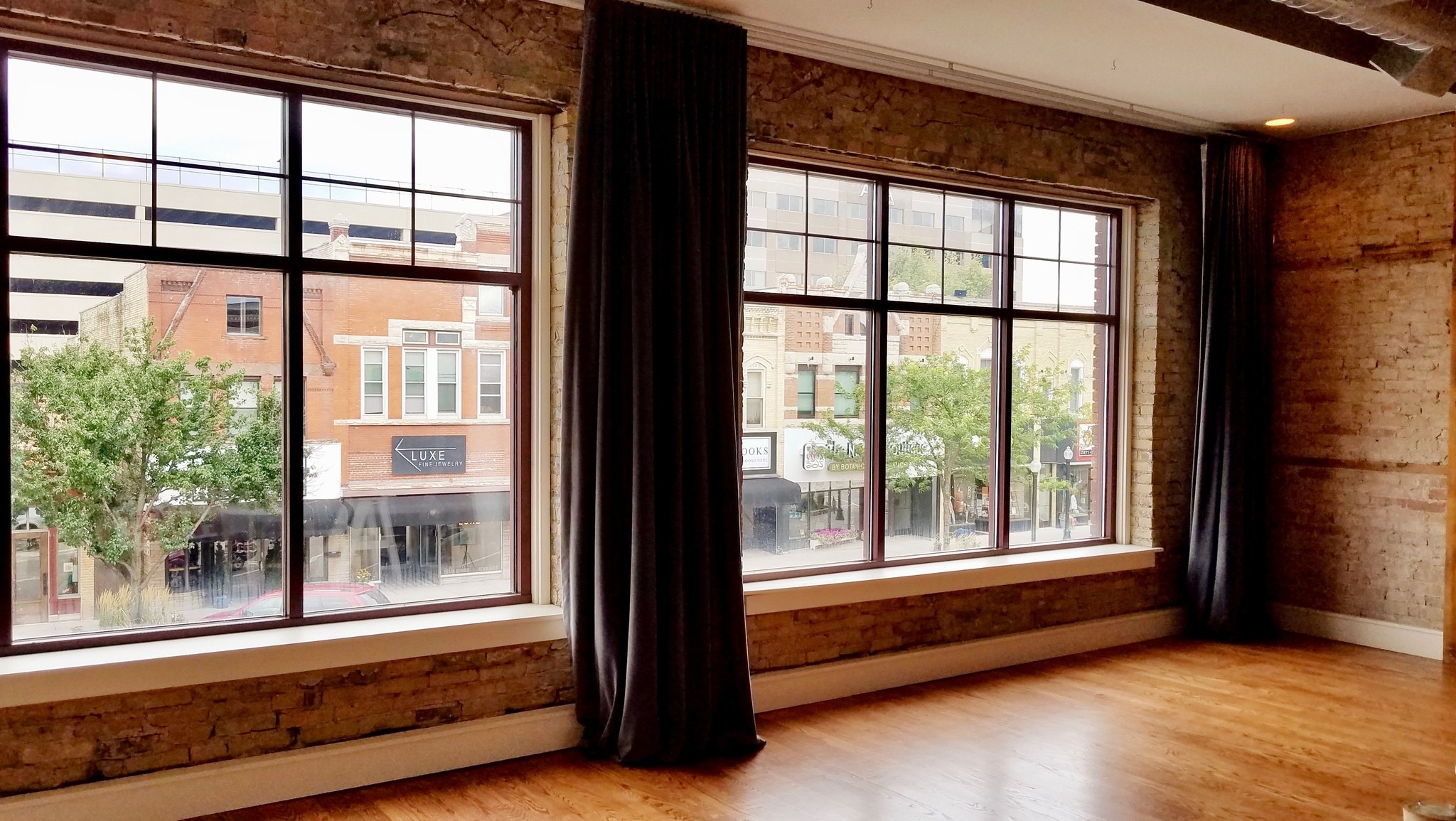 128 1/2 W Wisconsin Ave, Neenah, WI for sale Interior Photo- Image 1 of 1