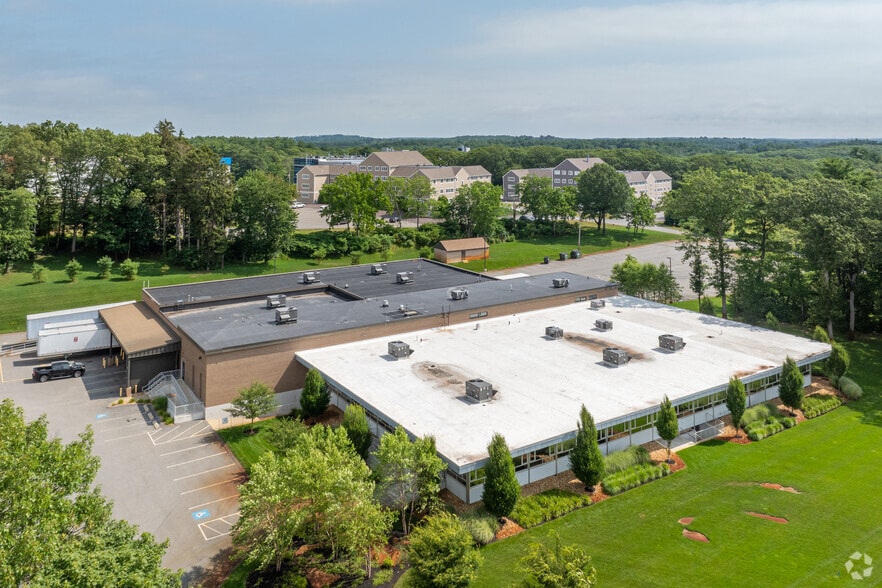 32 Dunham Rd, Beverly, MA for lease - Primary Photo - Image 1 of 6