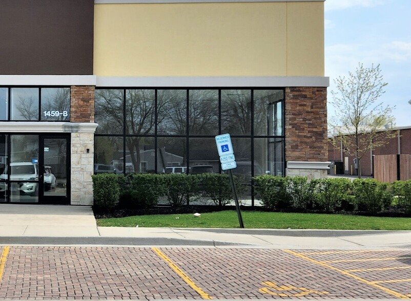 1459 W Schaumburg Rd, Schaumburg, IL for lease - Building Photo - Image 3 of 9