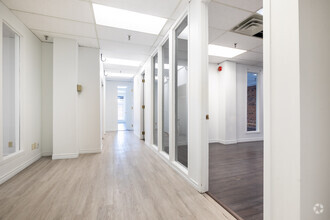 358-362 Rue Notre-Dame E, Montréal, QC for lease Interior Photo- Image 2 of 5