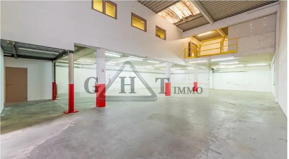 Baillet-en-France, VDO 95560 - - - Interior Photo - Image 1 of 2