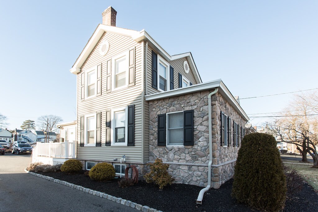 73 Grove St, Somerville, NJ 08876