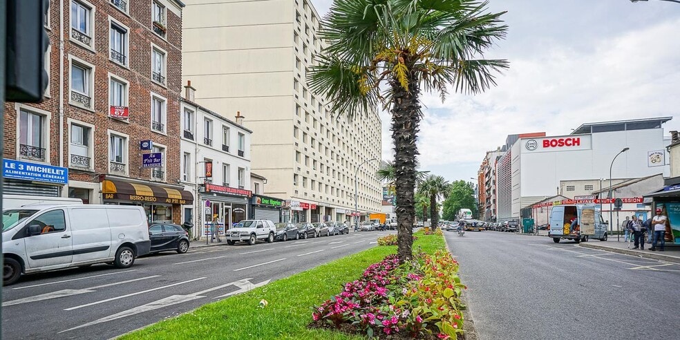 Office in Saint-Ouen-Sur-Seine for lease - Building Photo - Image 2 of 14