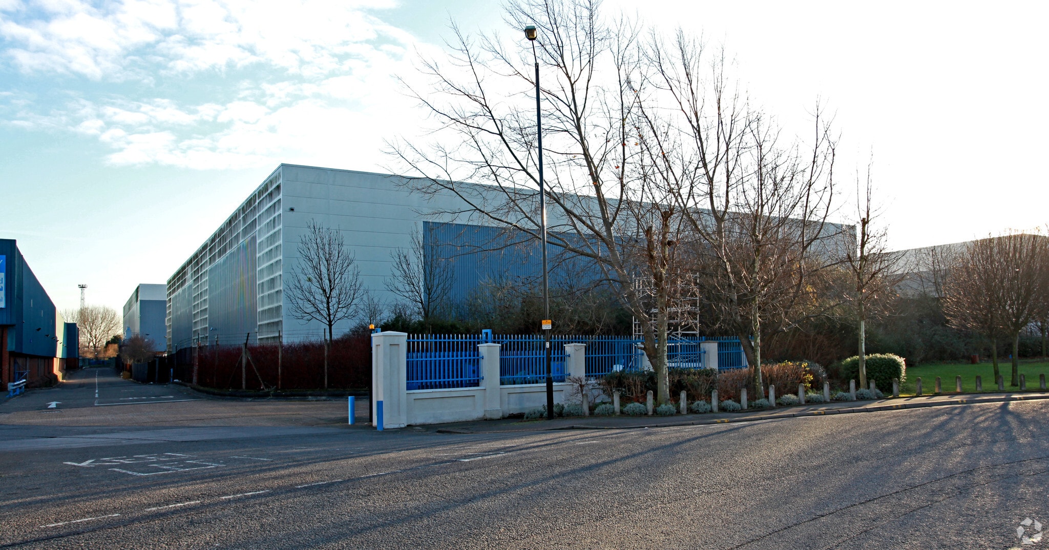 Premier Park Rd, London for sale Primary Photo- Image 1 of 1