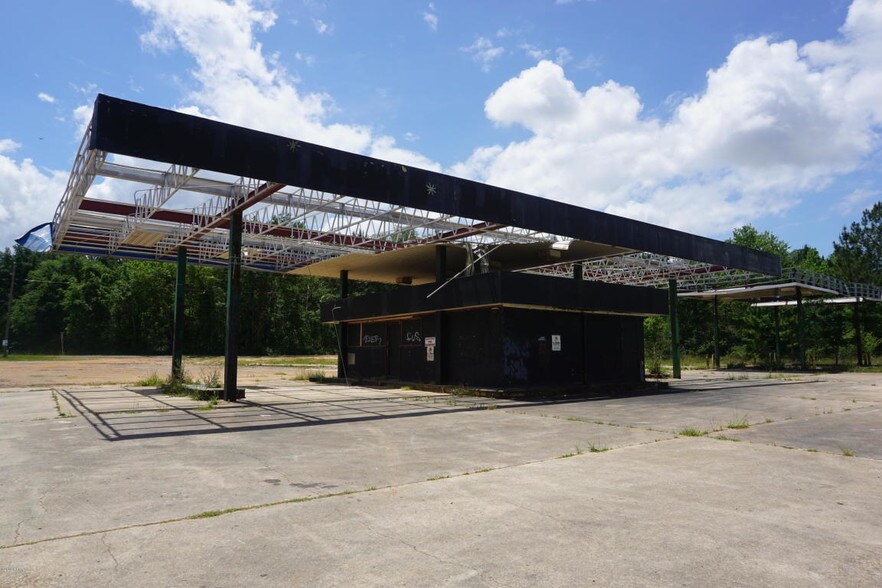 5509 Highway 231, Campbellton, FL 32426