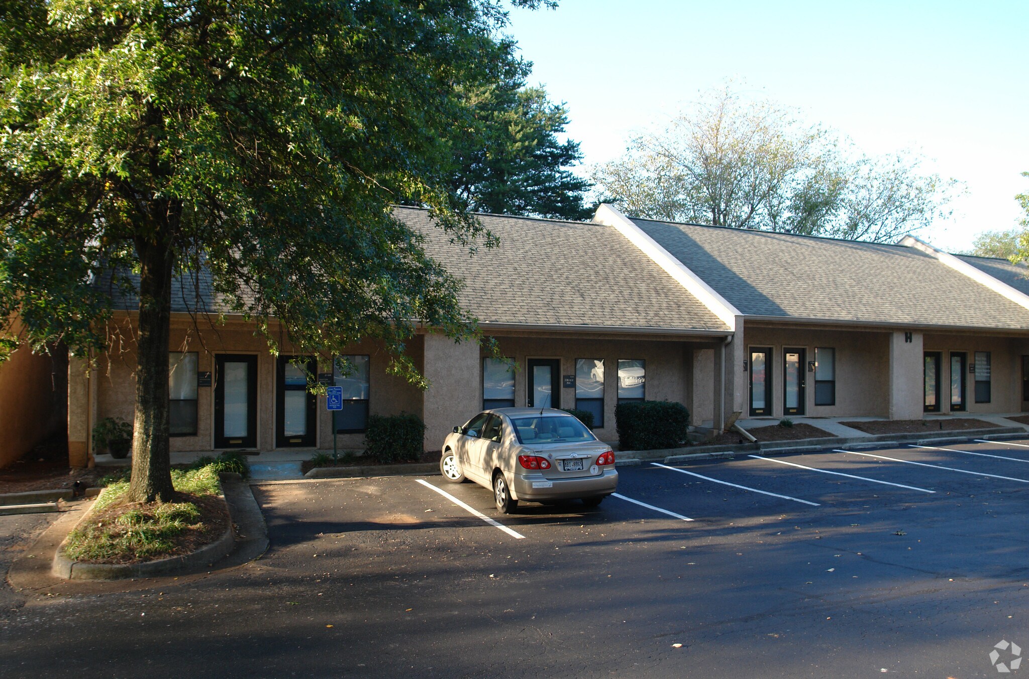 770 Old Roswell Pl, Roswell, GA for sale Primary Photo- Image 1 of 1