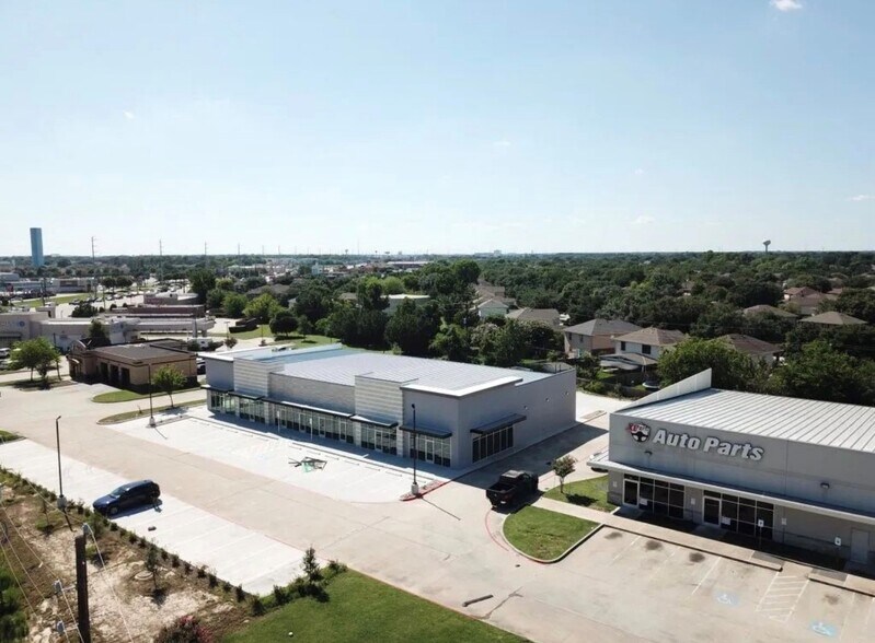 6324 West, Houston, TX for lease - Building Photo - Image 1 of 5