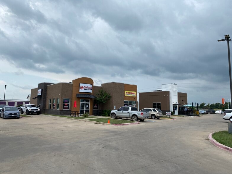 2160 TX - 121, Bonham, TX for sale - Building Photo - Image 2 of 5