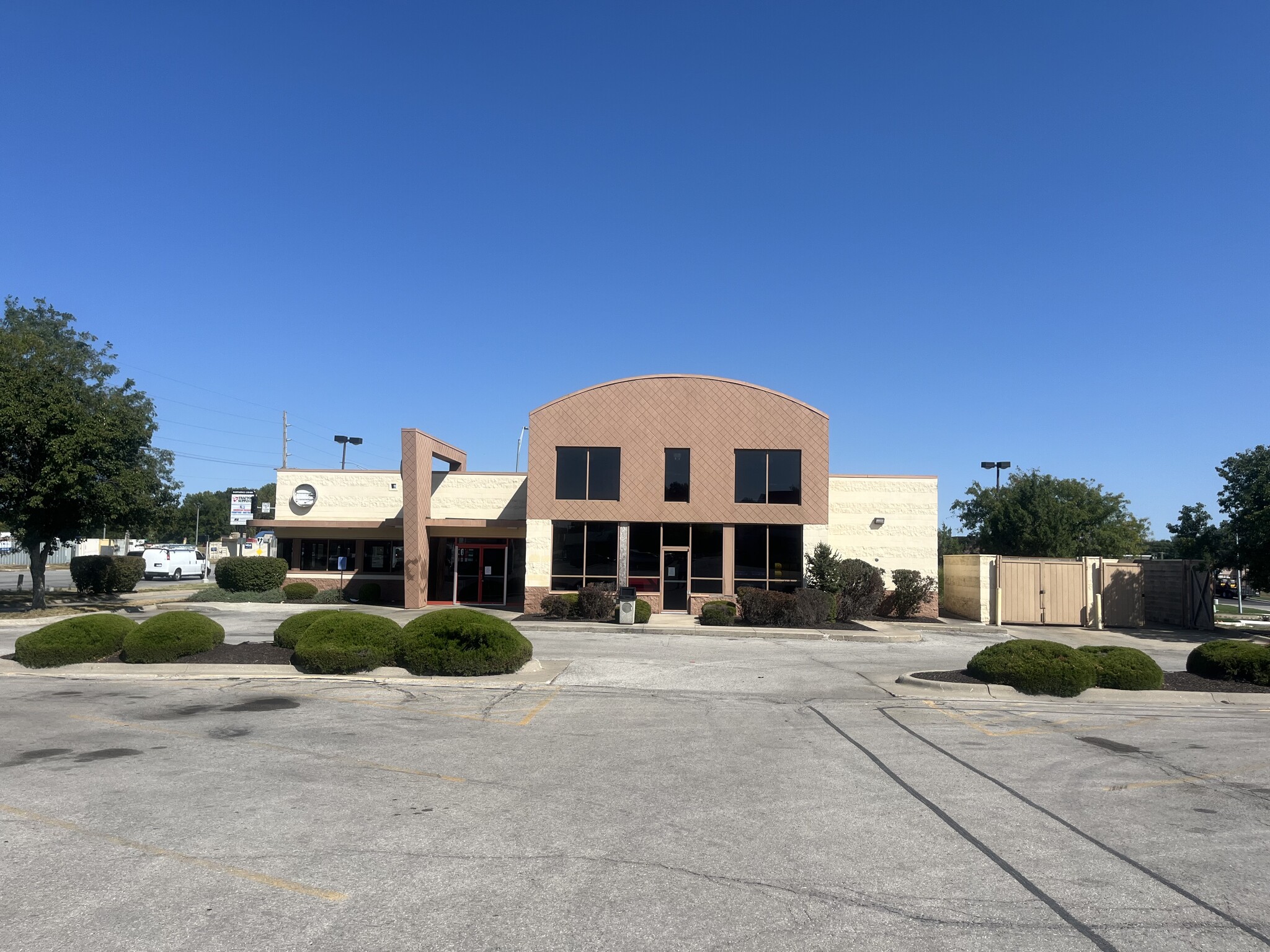 16703 E 23rd St S, Independence, MO for sale Building Photo- Image 1 of 5