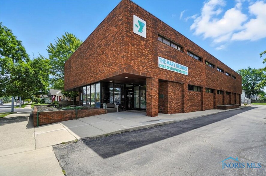 231 E Lincoln St, Findlay, OH for sale - Building Photo - Image 1 of 7