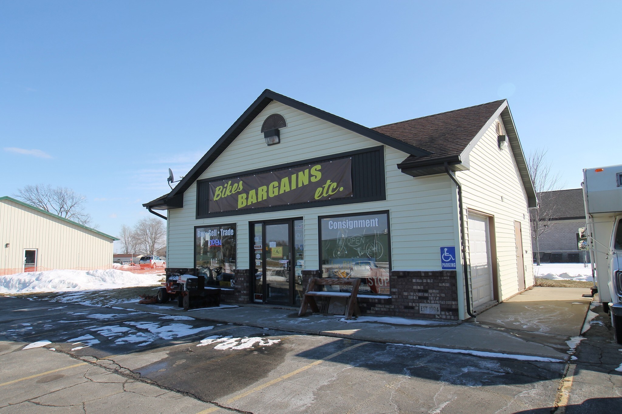 410 E Cedar St, Pulaski, WI for sale Primary Photo- Image 1 of 1