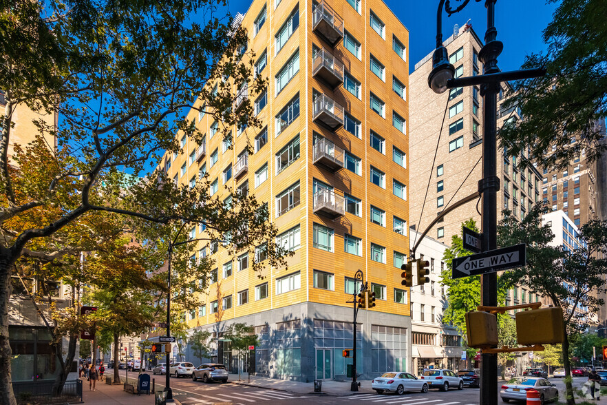 168 Montague St, Brooklyn, NY for lease - Primary Photo - Image 1 of 10