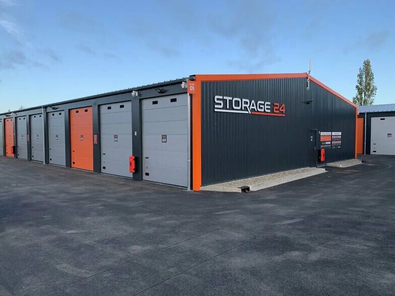 Industrial in Grand-Charmont for lease - Building Photo - Image 3 of 3