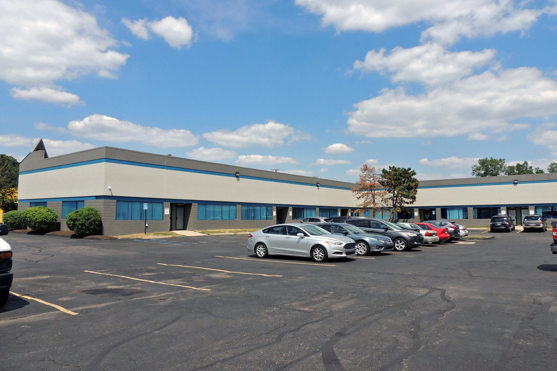 36917-36955 Schoolcraft Rd, Livonia, MI for lease Building Photo- Image 1 of 2