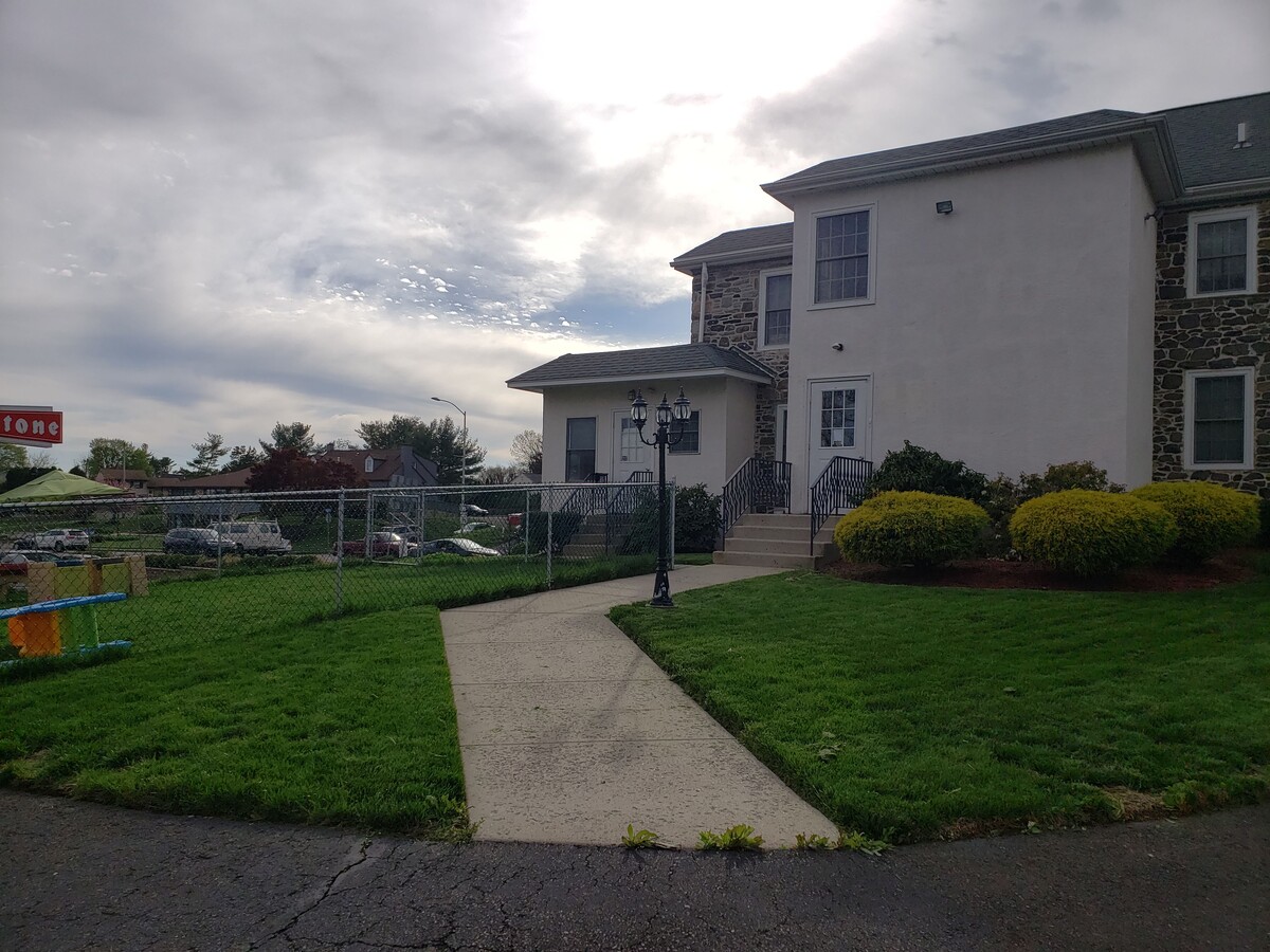 909 Bustleton Pike, Feasterville Trevose, PA 19053