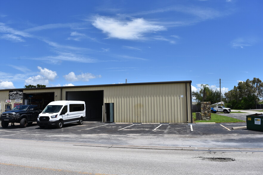 12295 Automobile Blvd, Clearwater, FL for lease - Building Photo - Image 2 of 29