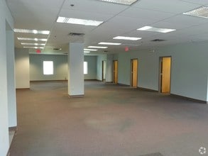 140 Boulevard, Washington, NJ for lease Interior Photo- Image 1 of 11