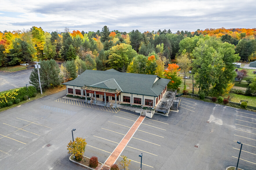 542 Lake Flower Ave, Saranac Lake, NY for sale - Primary Photo - Image 1 of 1