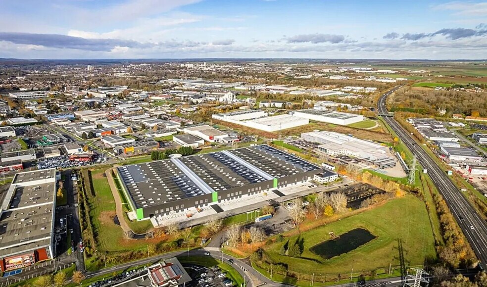 Industrial in Allonne for lease - Building Photo - Image 1 of 13