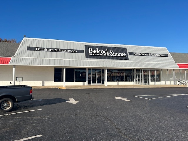 1102-1132 S Pollock St, Selma, NC for lease - Building Photo - Image 1 of 14