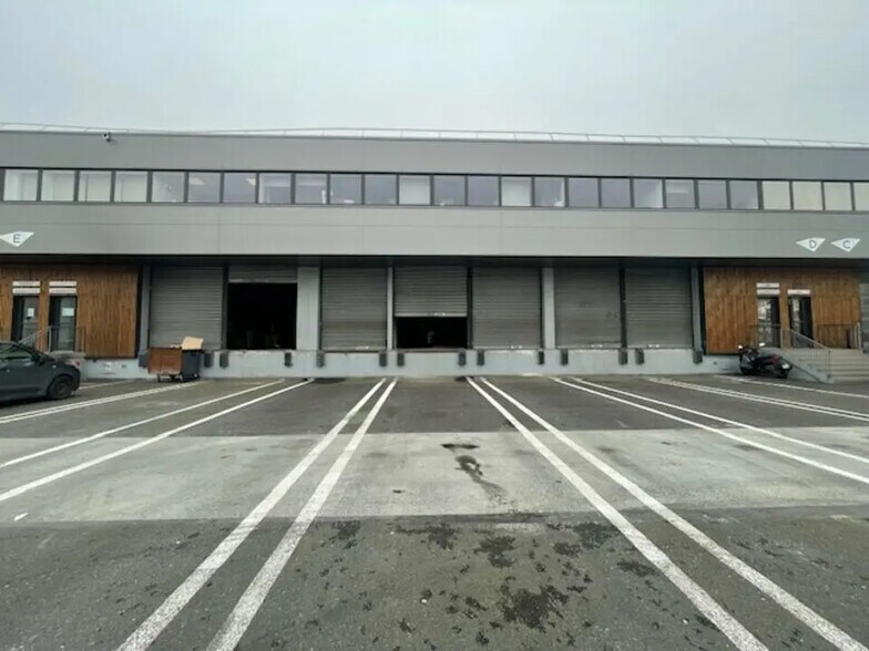 Industrial in Bruges for lease - Building Photo - Image 1 of 3