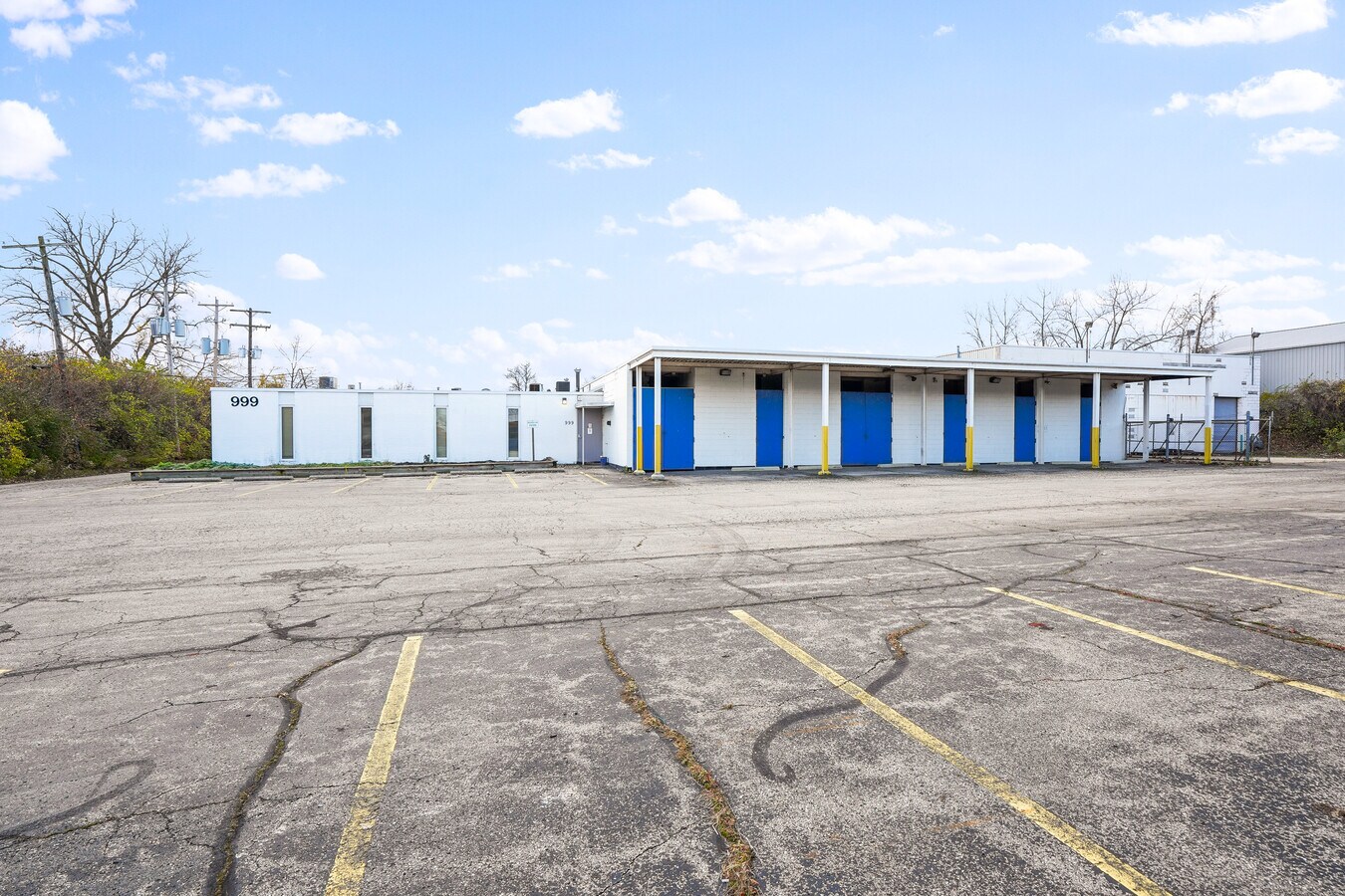 999 Kinnear Rd, Columbus, OH 43212