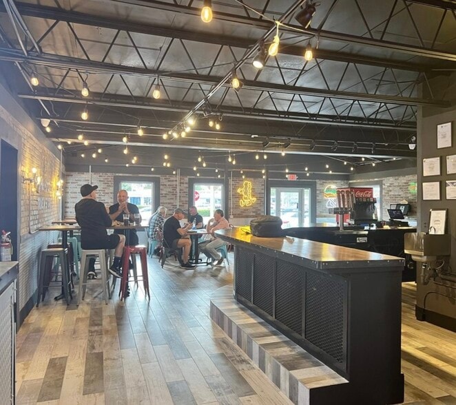 1417 NE 26th St, Wilton Manors, FL for lease - Building Photo - Image 3 of 8