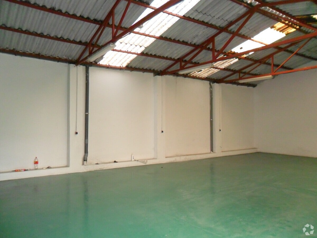 Madrid, MAD 28021 - Unit Puerta IZ - - Interior Photo - Image 1 of 3