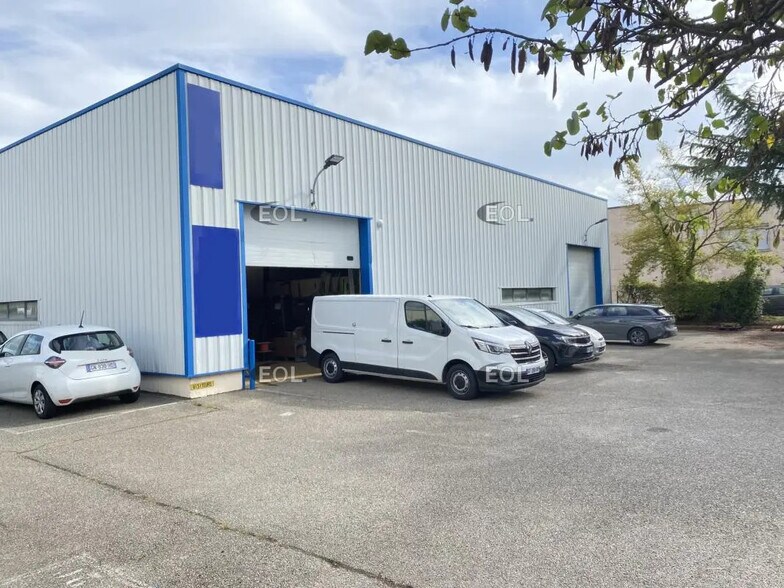 Flex in Chassieu for lease - Building Photo - Image 3 of 15