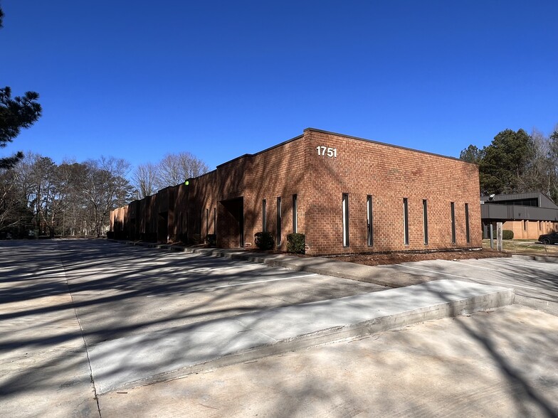 1751 Montreal Cir, Tucker, GA for sale - Primary Photo - Image 1 of 1