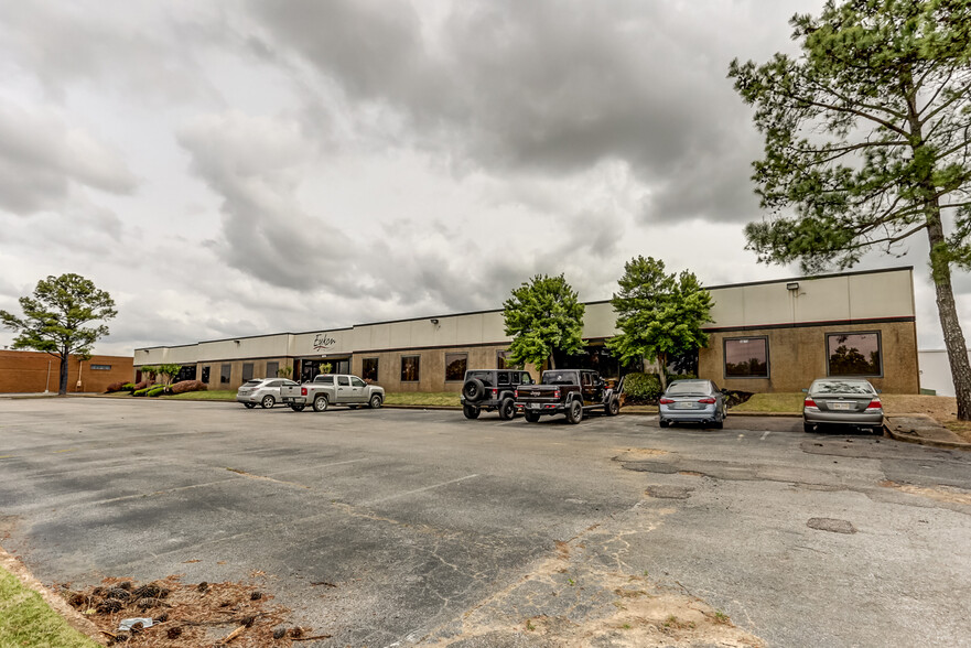 5661 E Shelby Dr, Memphis, TN for sale - Building Photo - Image 1 of 1