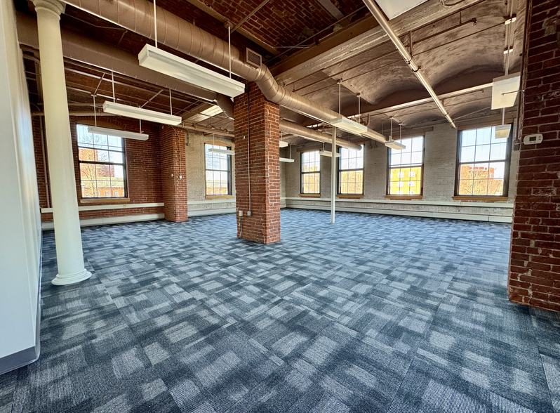 1 Federal St, Springfield, MA for lease - Building Photo - Image 3 of 11
