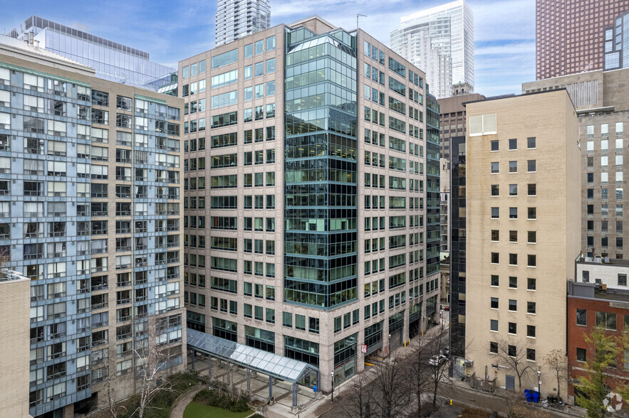 1 Toronto St, Toronto, ON for lease - Primary Photo - Image 1 of 8