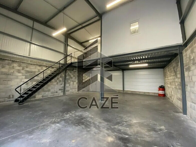 Flex in Ludon-Médoc for lease - Interior Photo - Image 1 of 9