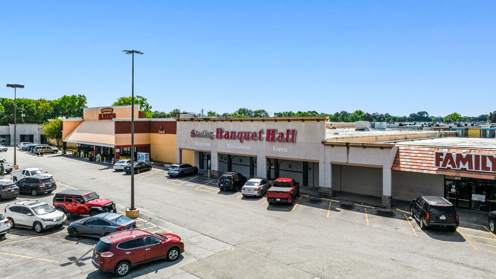 114-154 Fairmont Pky, Pasadena, TX for sale - Building Photo - Image 3 of 13