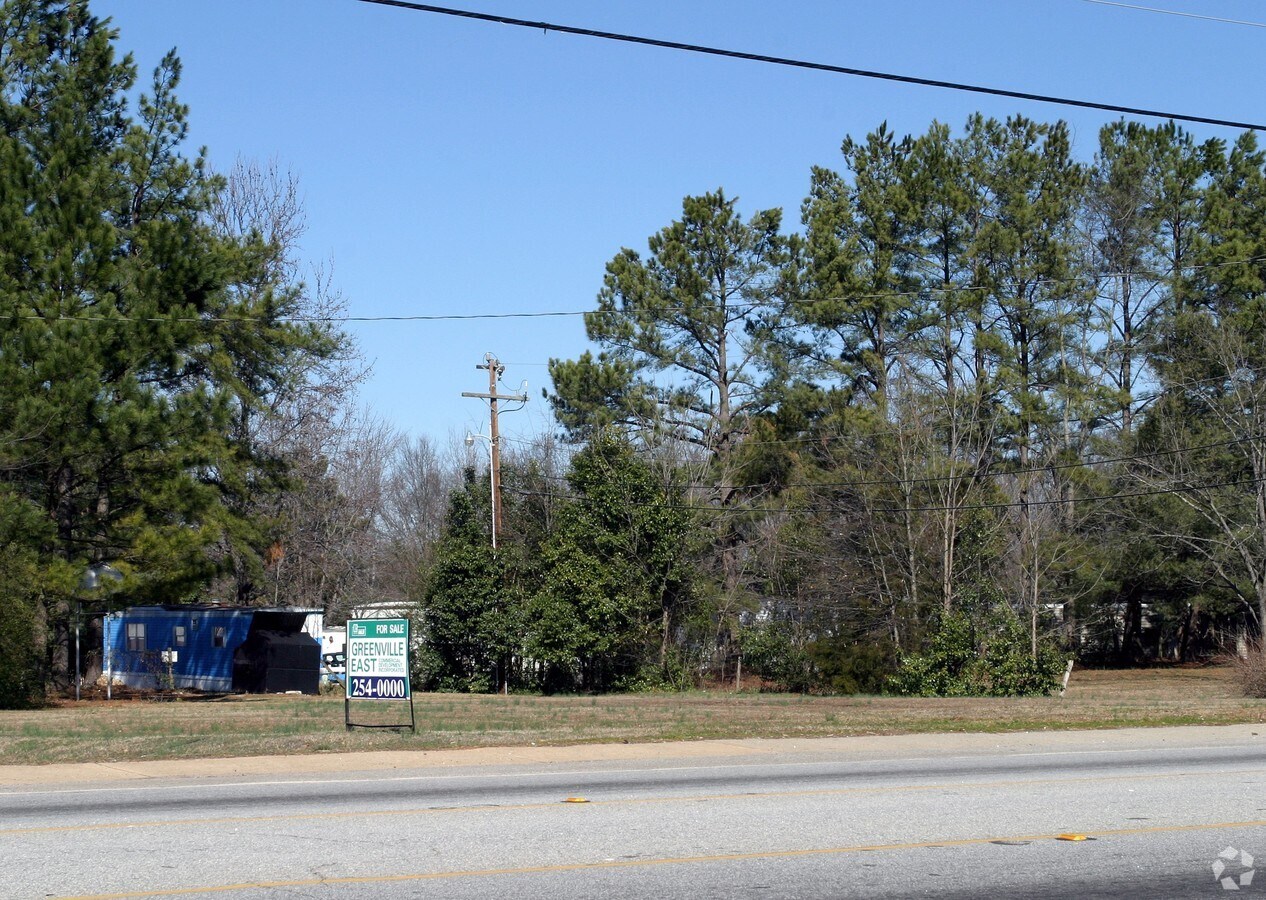 227 E Butler Rd, Mauldin, SC 29662