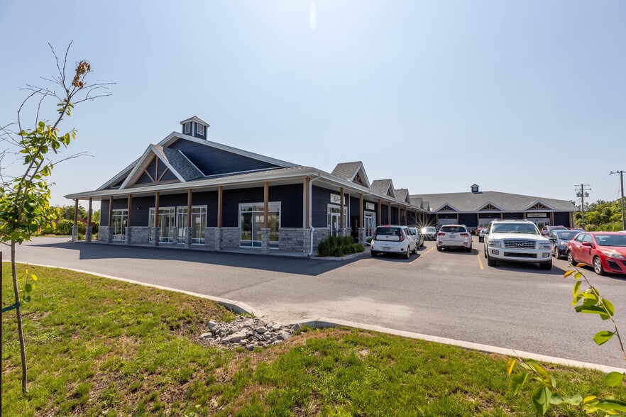 872 Rte De La Cité-Des-Jeunes, St-Lazare, QC for lease - Building Photo - Image 3 of 7