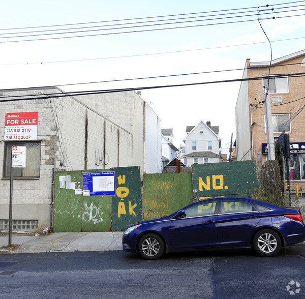 4305 162nd St, Flushing, NY for sale - Primary Photo - Image 1 of 1