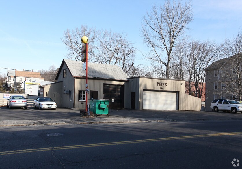 203 Meriden Rd, Waterbury, CT for sale - Primary Photo - Image 1 of 1