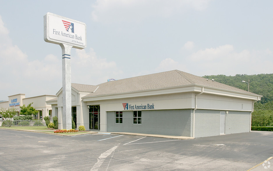 1801 Crestwood Blvd, Birmingham, AL for lease - Building Photo - Image 3 of 4