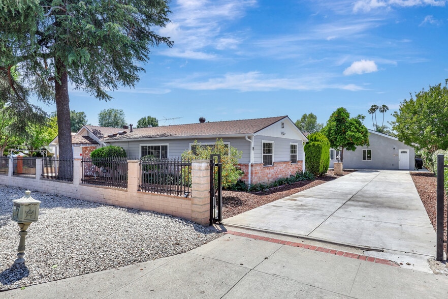 7445 Balcom Ave, Reseda, CA for sale - Building Photo - Image 1 of 38