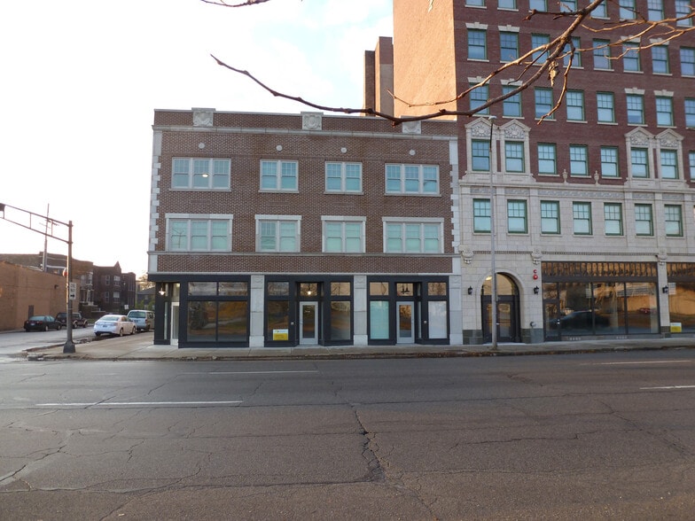 131-137 E 5th Ave, Gary, IN for lease - Building Photo - Image 2 of 16