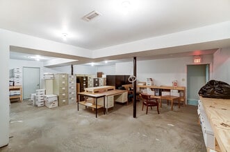 1354 N Monroe Dr, Xenia, OH for sale Interior Photo- Image 1 of 52