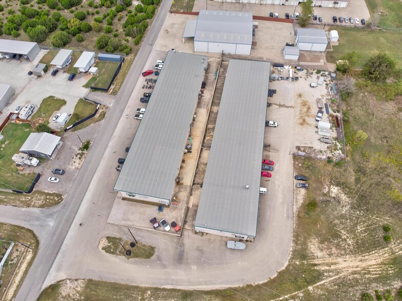 129-141 M and M Ranch Rd, Granbury, TX for lease - Building Photo - Image 3 of 9