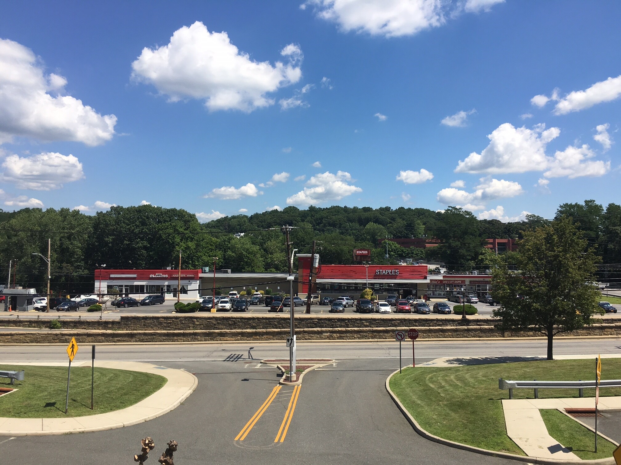 339 Tarrytown Rd, Elmsford, NY 10523 Staples Plaza Elmsford